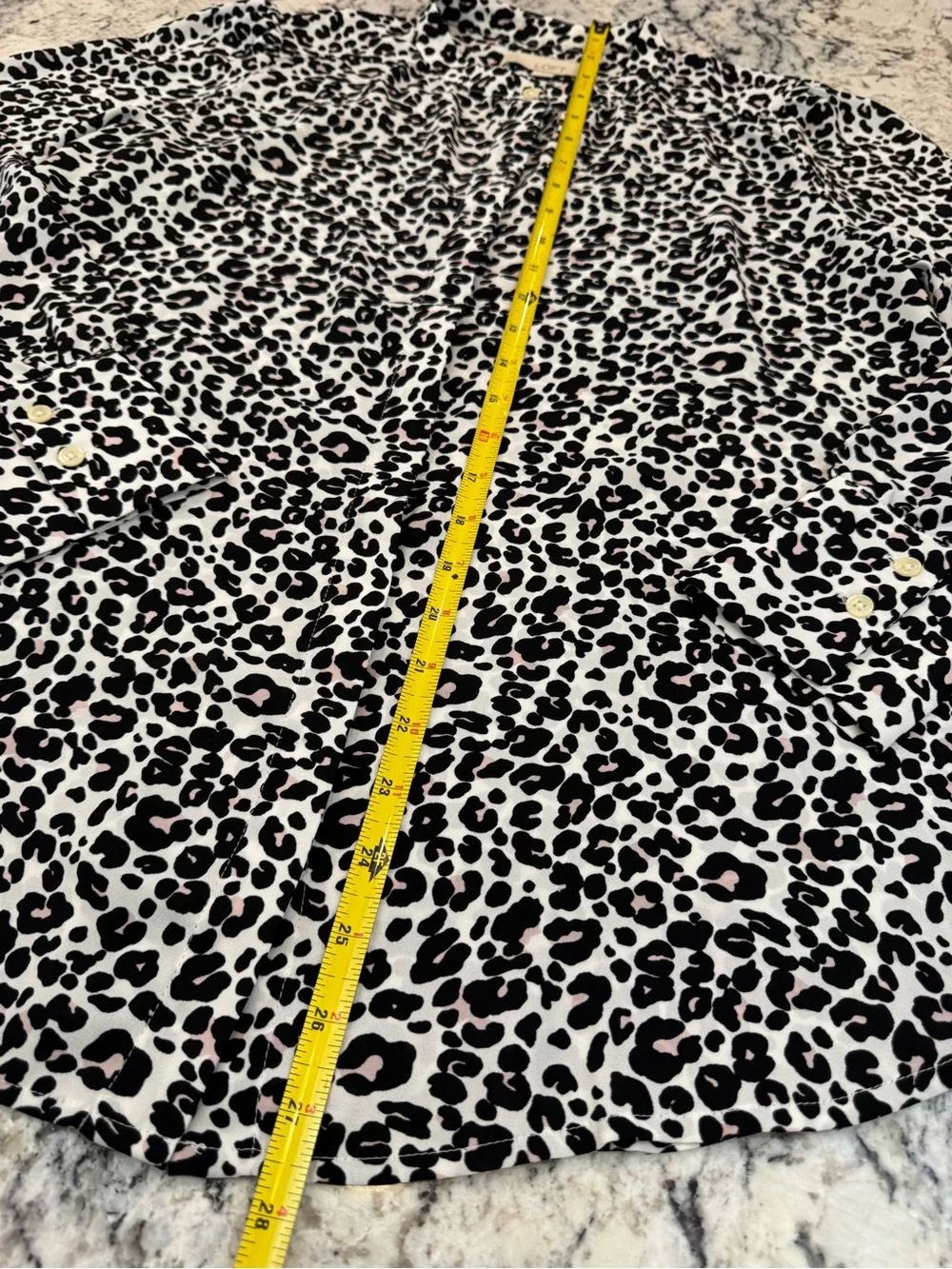 LOFT Leopard Print Blouse Size S Puff Sleeve Button Front Workwear